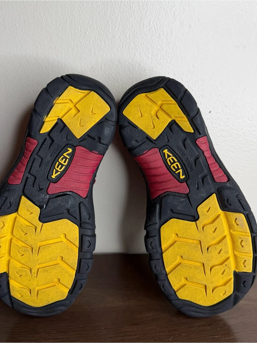 Keen Newport H2 Waterproof Red Hiking Sandals Sz 5 Kids